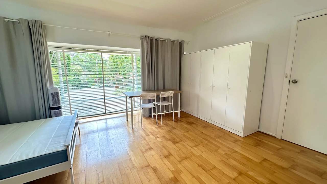 Furnished room in a share house