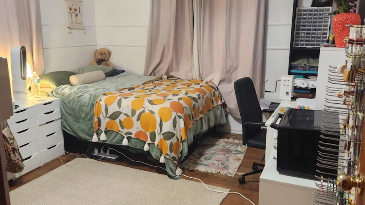 Furnished room in a share house