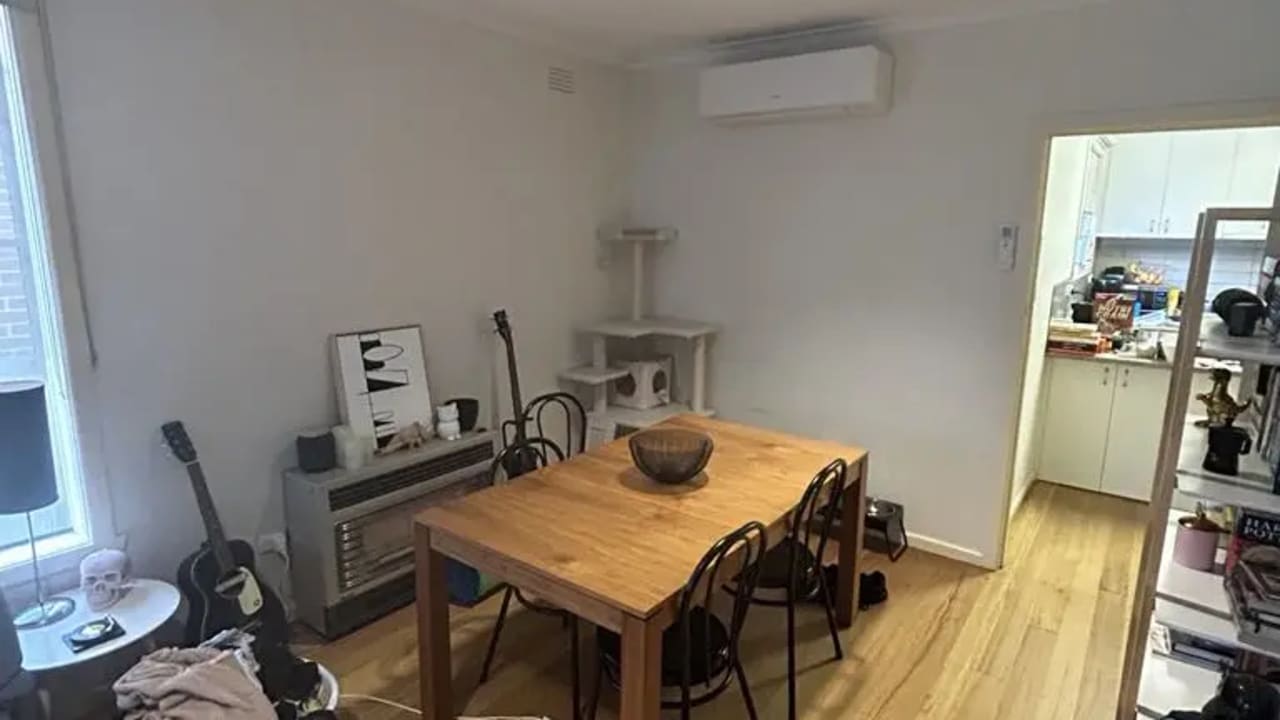 Unfurnished room in a flatshare