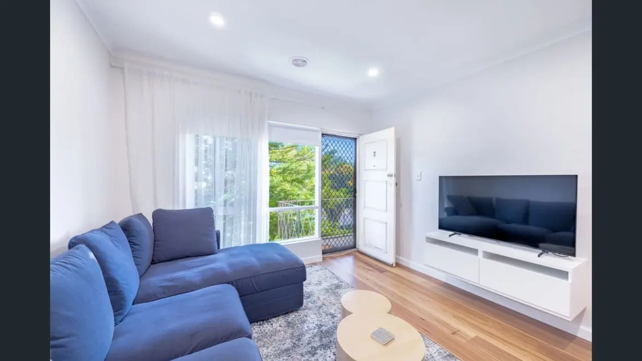 Furnished room in a flatshare