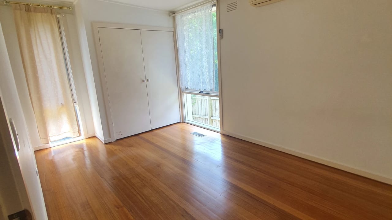Room in a share house