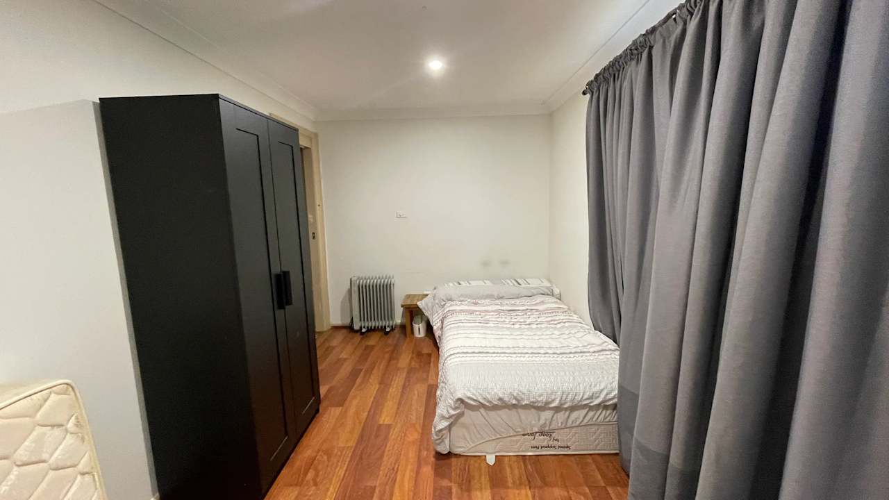 Room in a share house