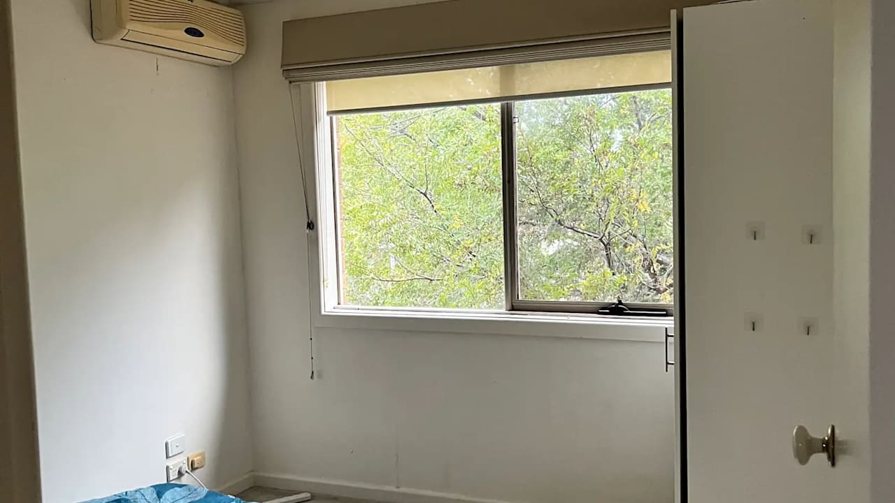 Room in a share house
