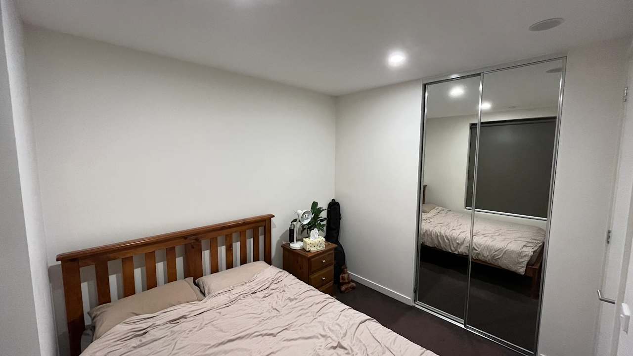 Unfurnished room in a flatshare