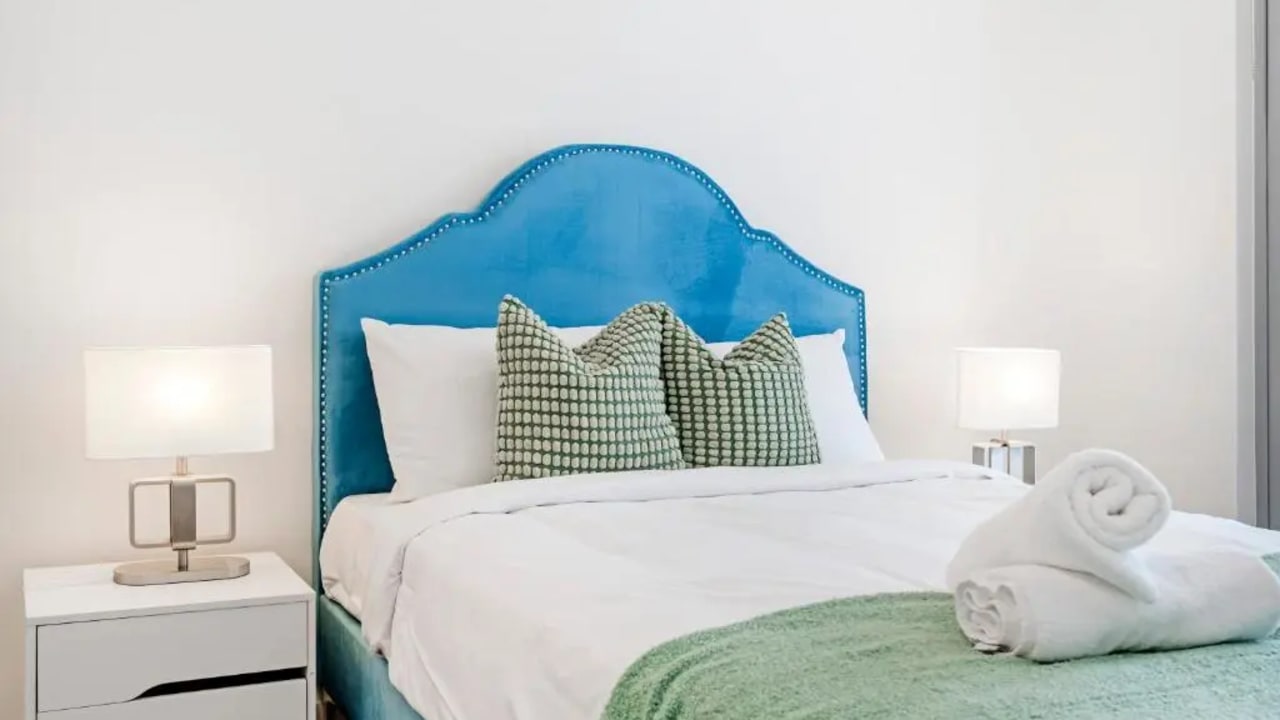 Furnished room with ensuite in a flatshare
