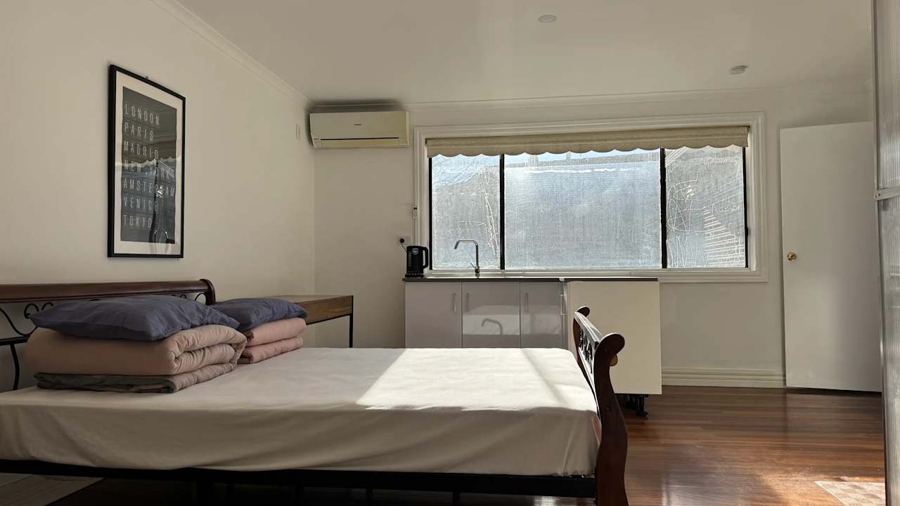 Furnished room with own bathroom