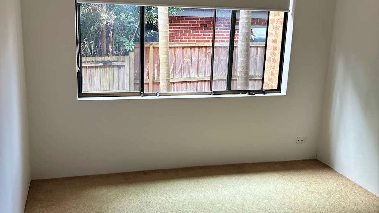 Unfurnished room in a flatshare