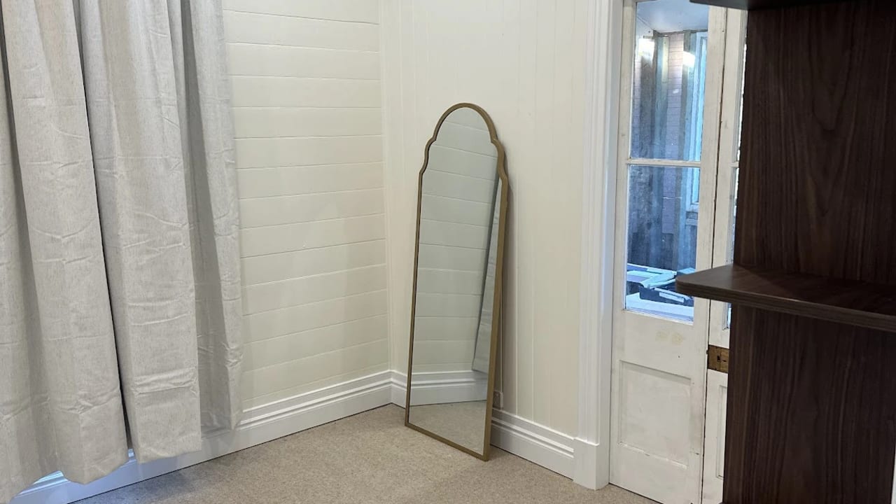 Room in a share house