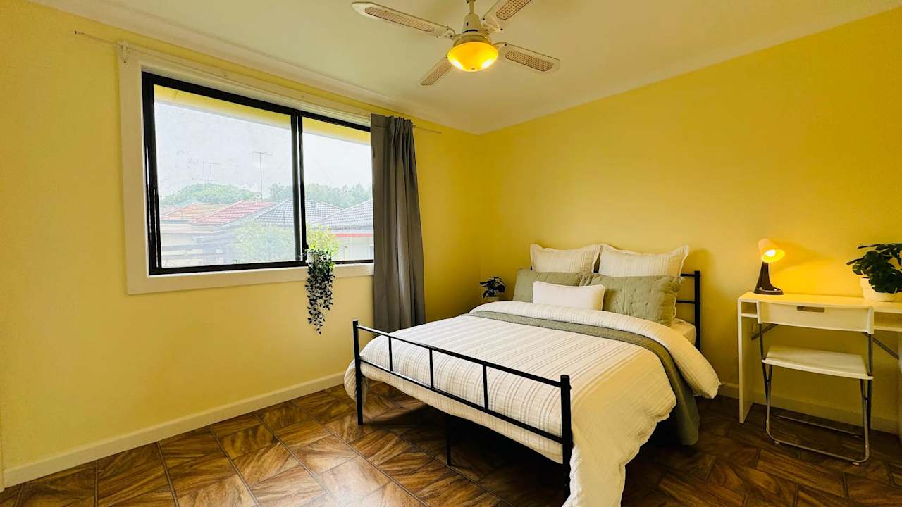 Furnished room in a share house