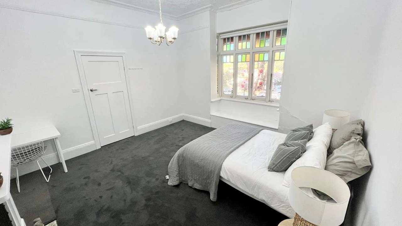 Room in a share house