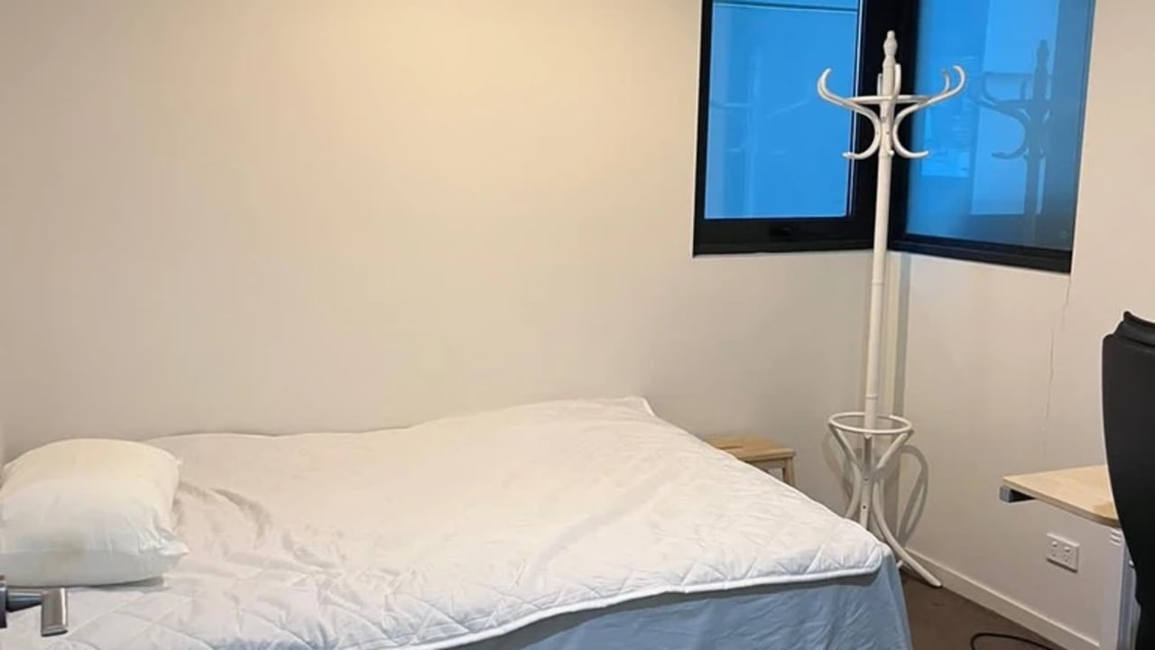 Furnished room with own bathroom