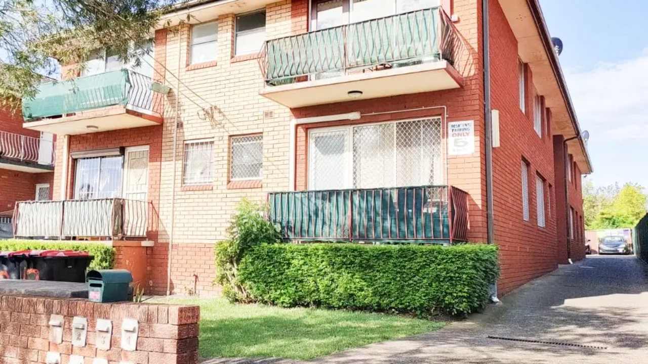 Whole property with 2 rooms for rent