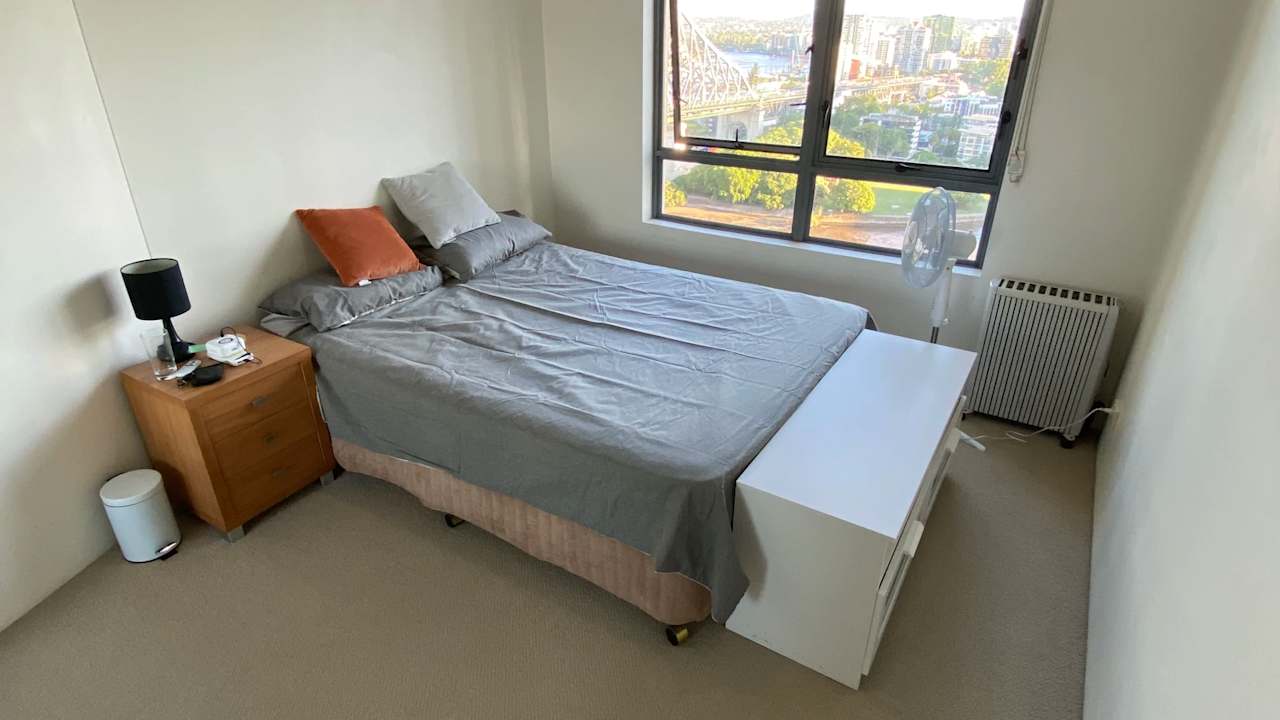 Furnished room in a flatshare