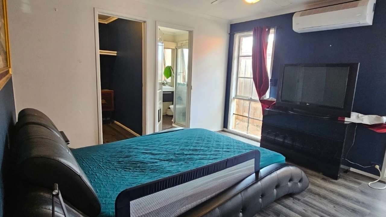 Furnished room with ensuite in a share house