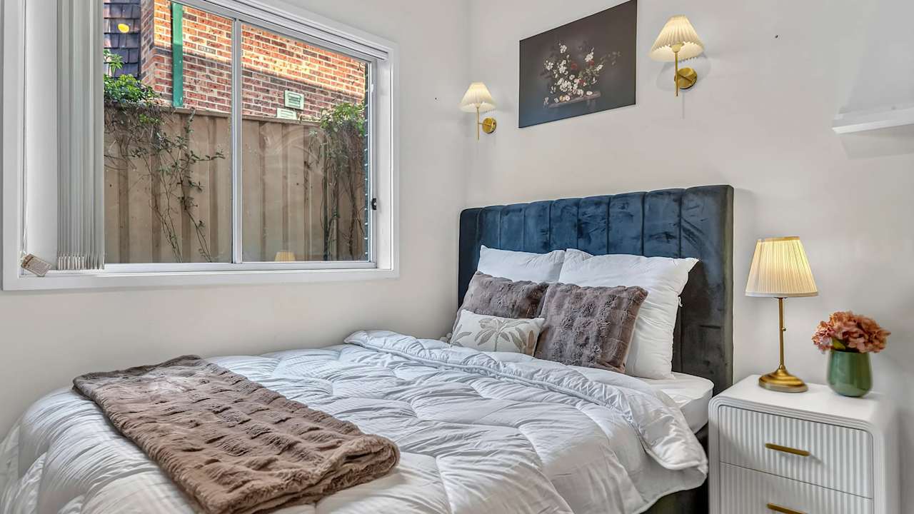 Furnished room in a share house