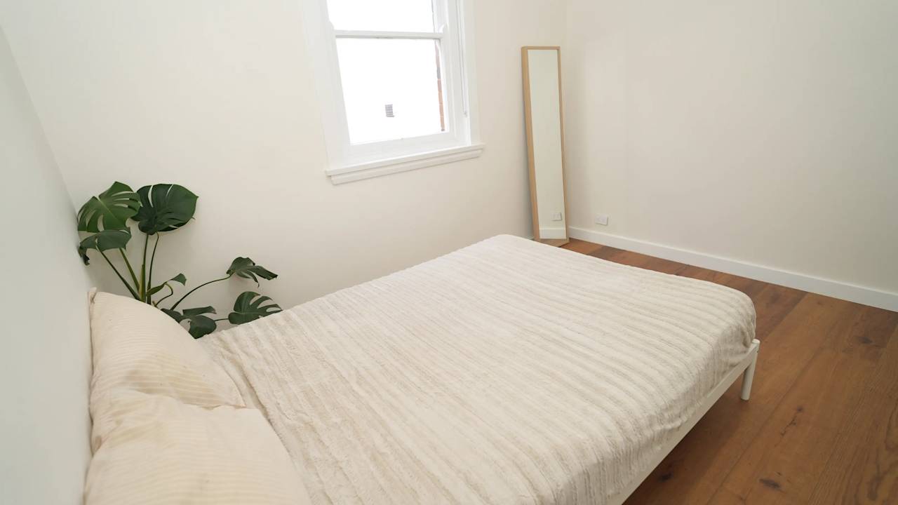 Furnished room in a flatshare