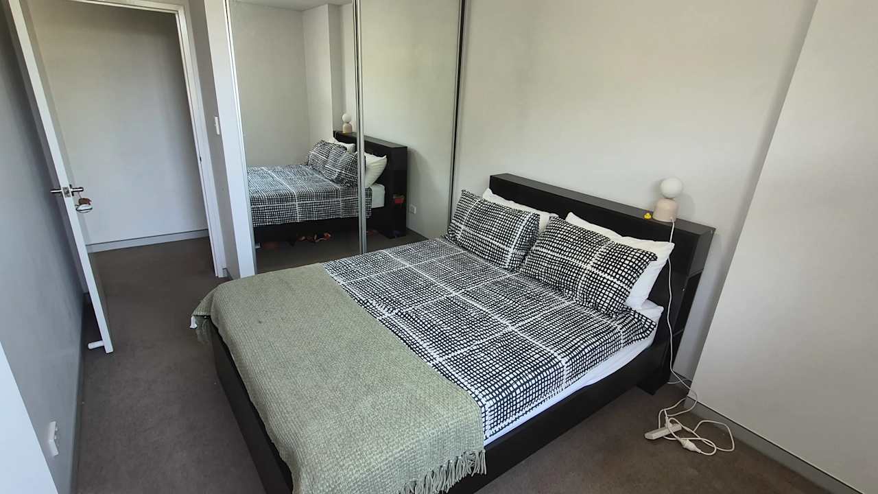 Unfurnished room with own bathroom