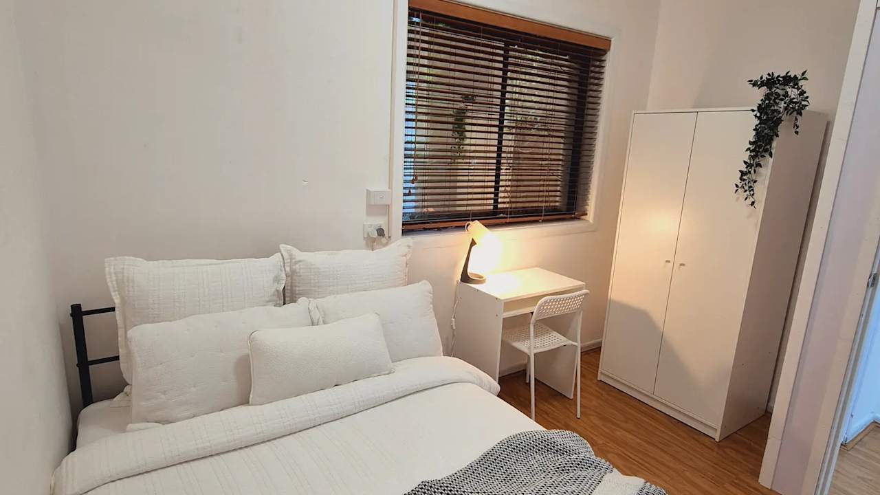 Furnished room in a share house