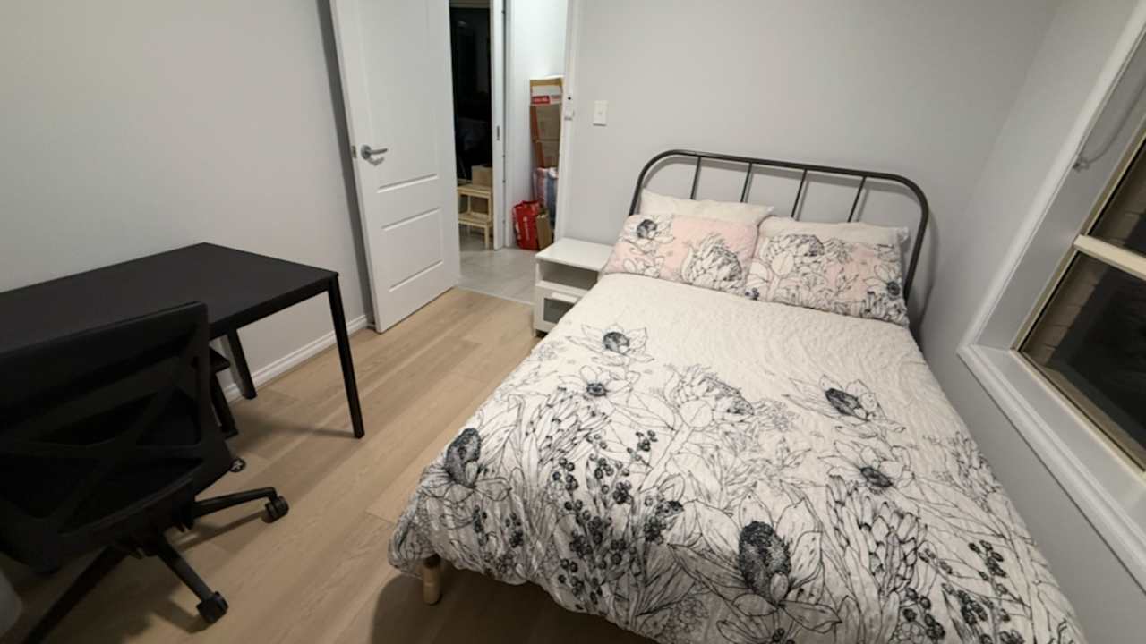 Furnished room in a share house