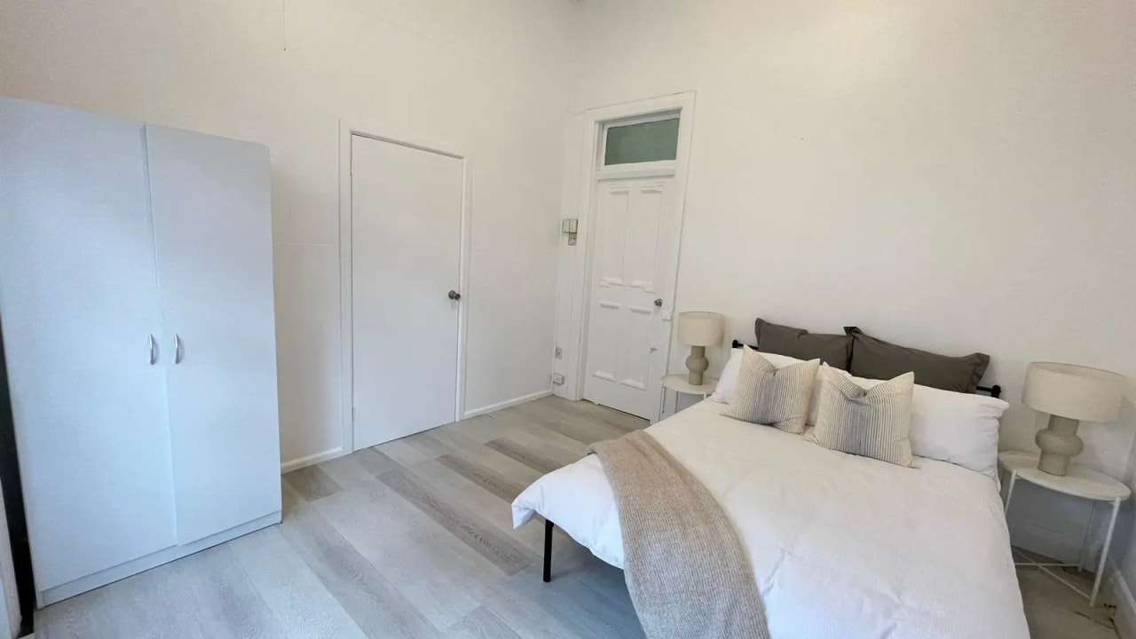Room in a share house