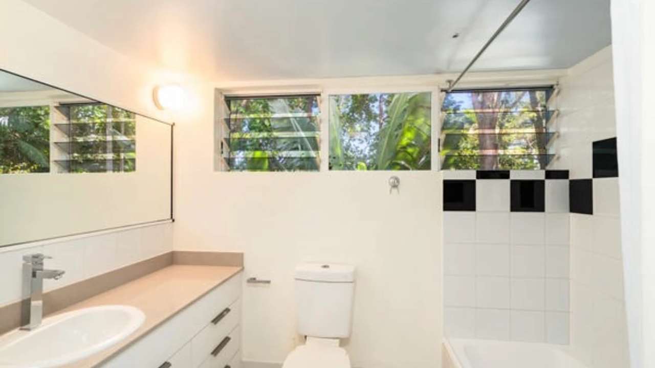 Whole property with 2 rooms for rent