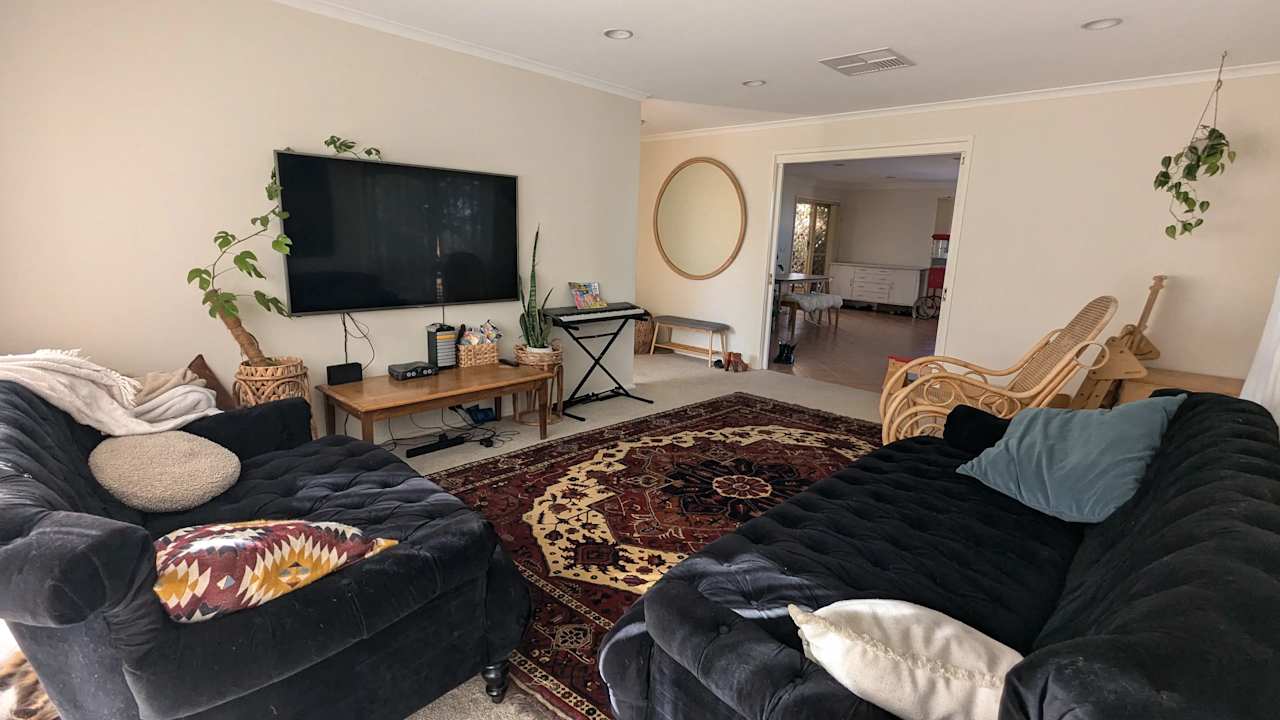 Whole property with 4 rooms for rent