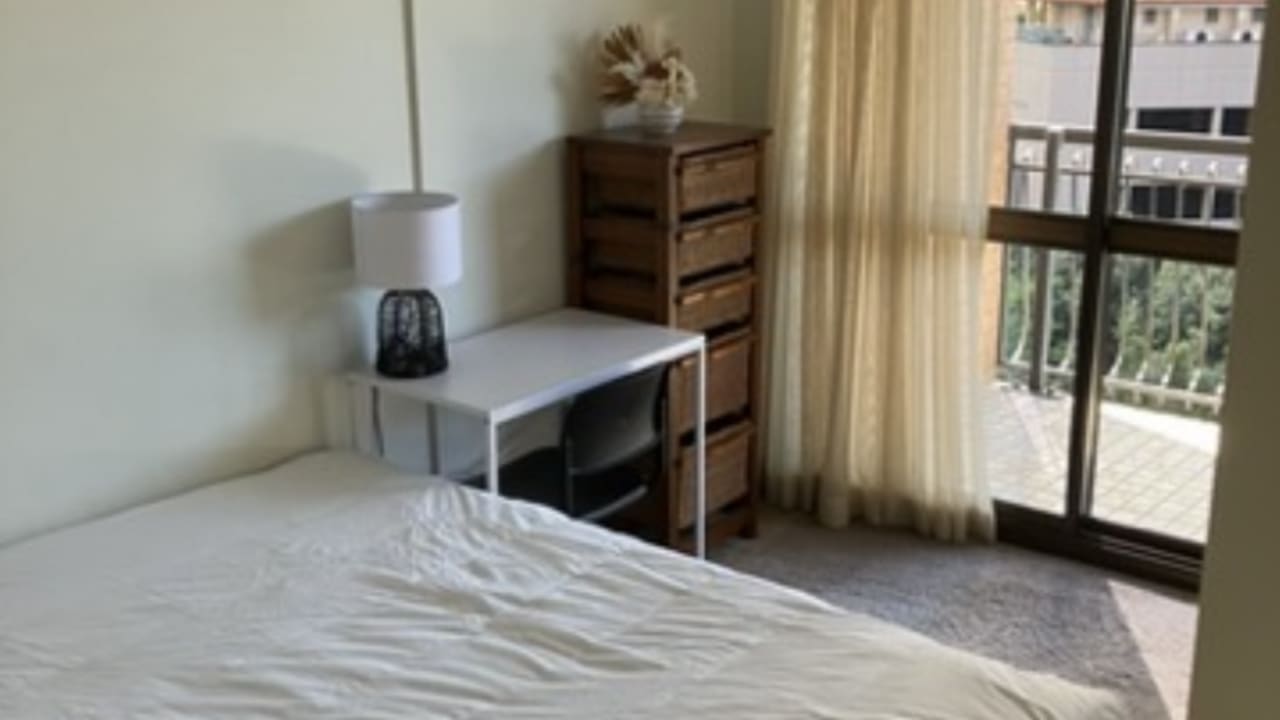 Furnished room with ensuite in a flatshare