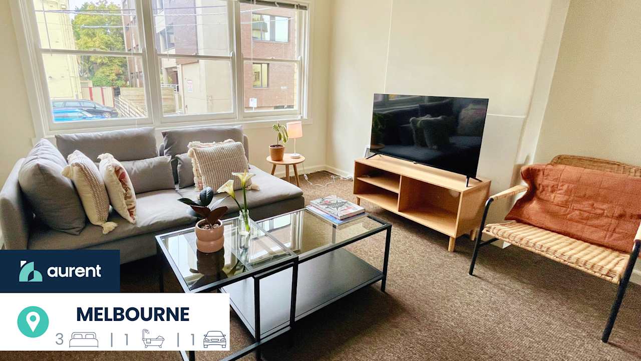 Furnished room in a flatshare