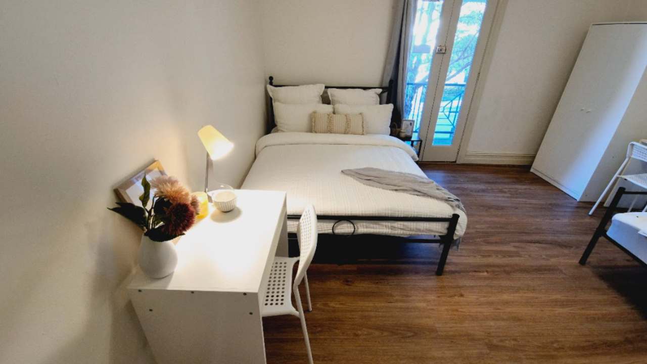 Furnished room in a share house