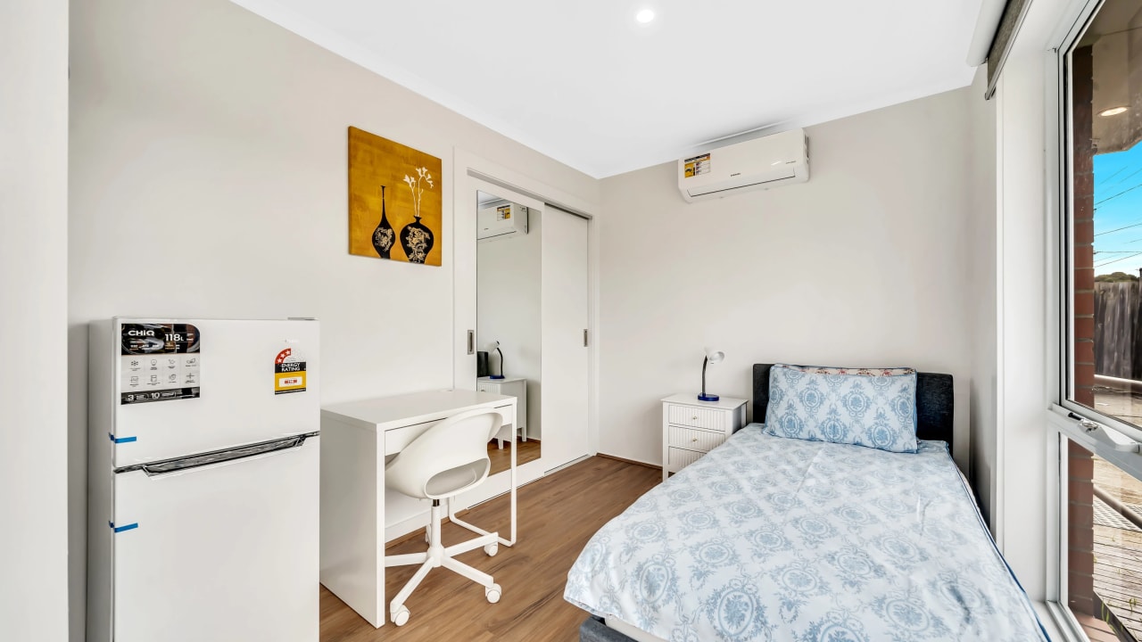 Furnished room in a share house