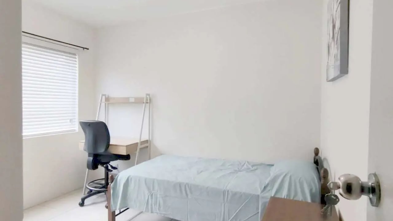 Furnished room in a flatshare