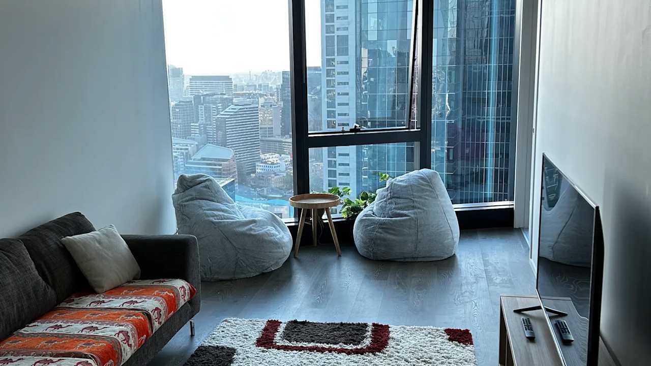Furnished room with ensuite in a flatshare