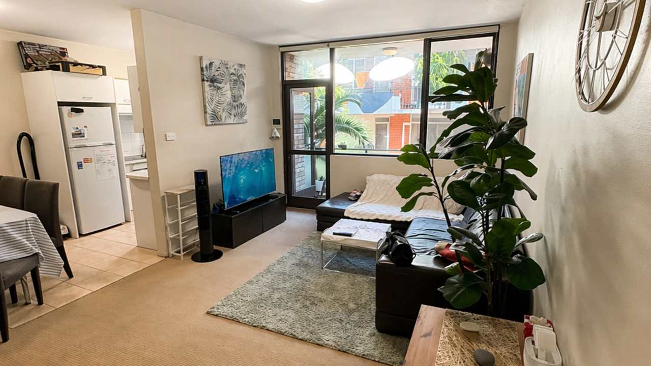 Furnished room in a flatshare