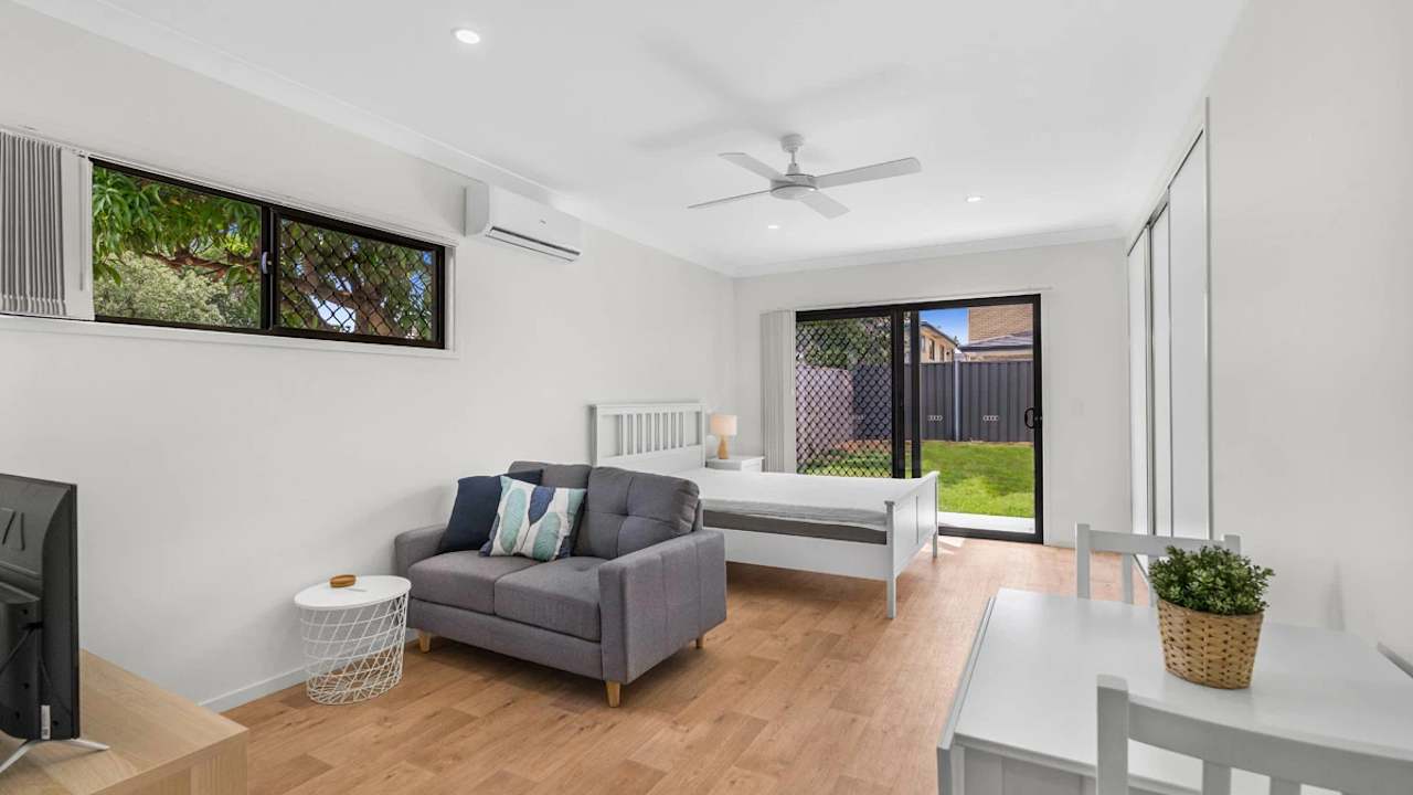 Furnished room studio flat for rent