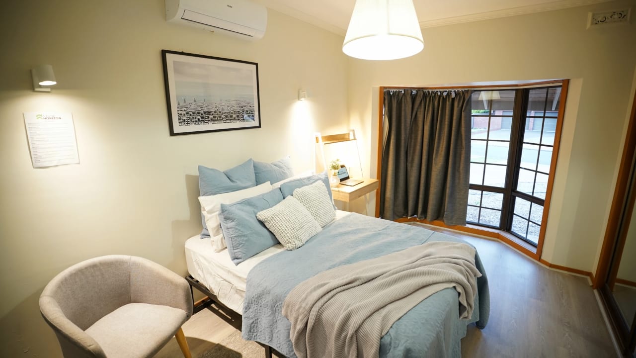 Furnished room in a flatshare