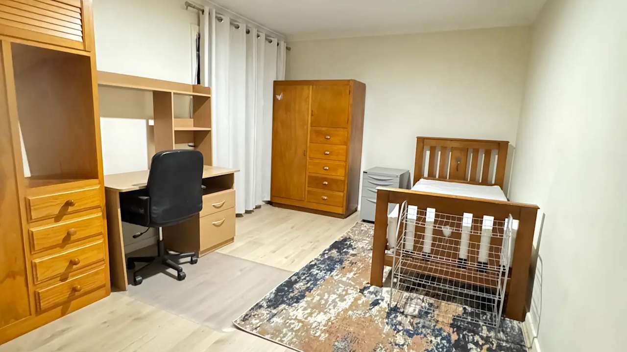 Furnished room in a flatshare