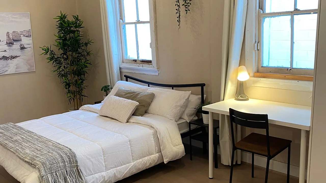 Furnished room in a share house
