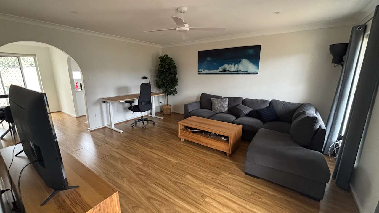 Furnished room in a share house