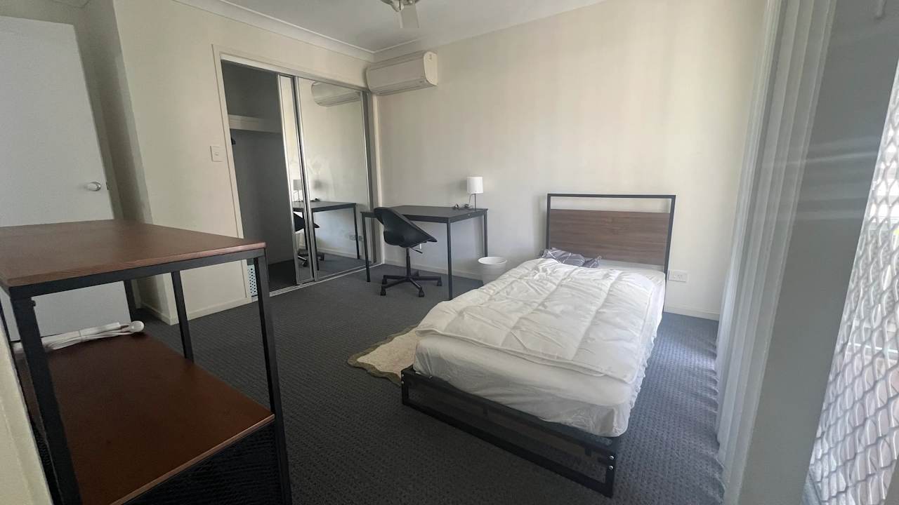 Room with ensuite in a share house