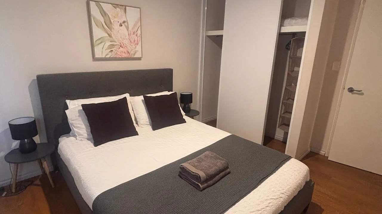 Furnished room in a share house