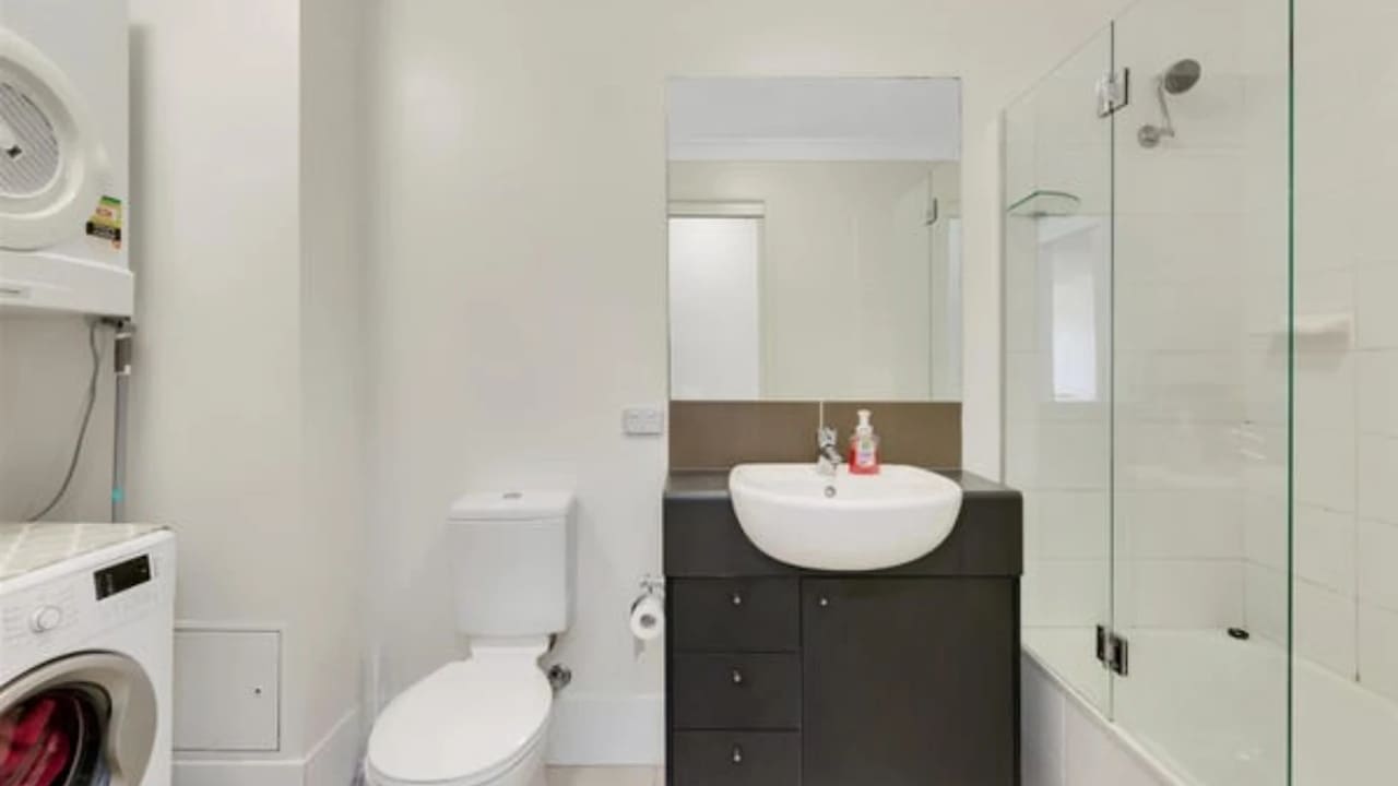 Whole property with 2 rooms for rent