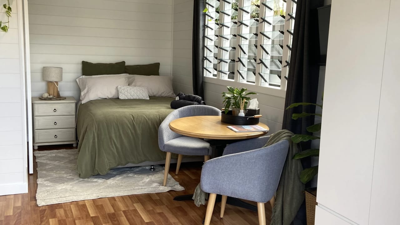 Furnished room studio flat for rent