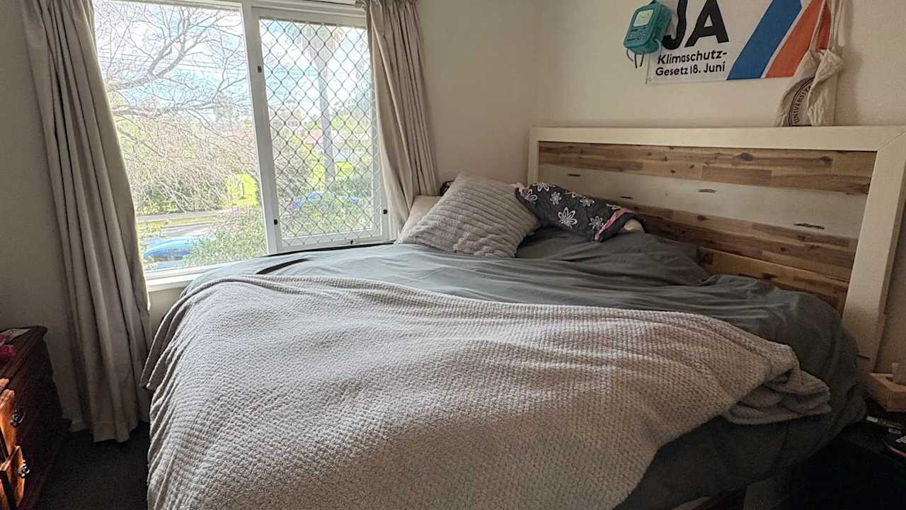 Room in a share house