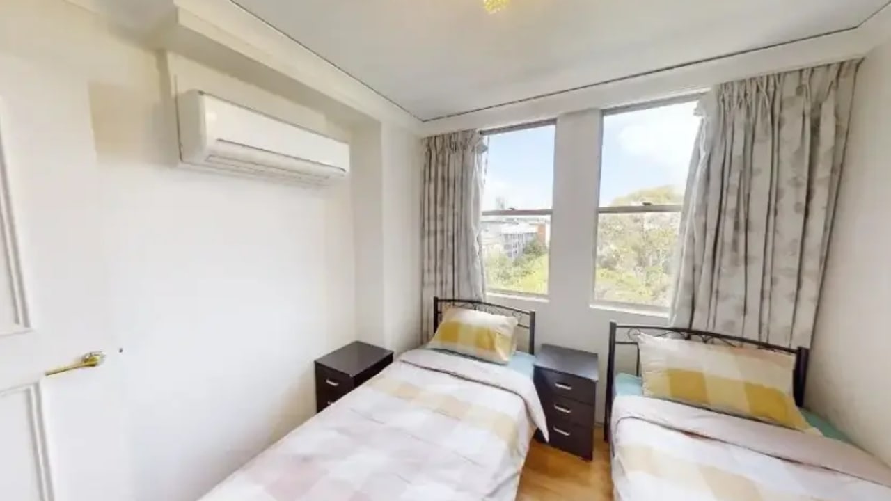 Furnished room in a flatshare