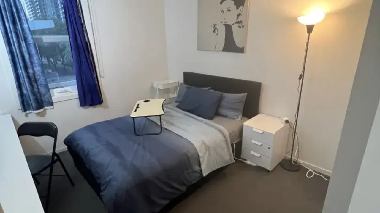 Furnished room in a flatshare