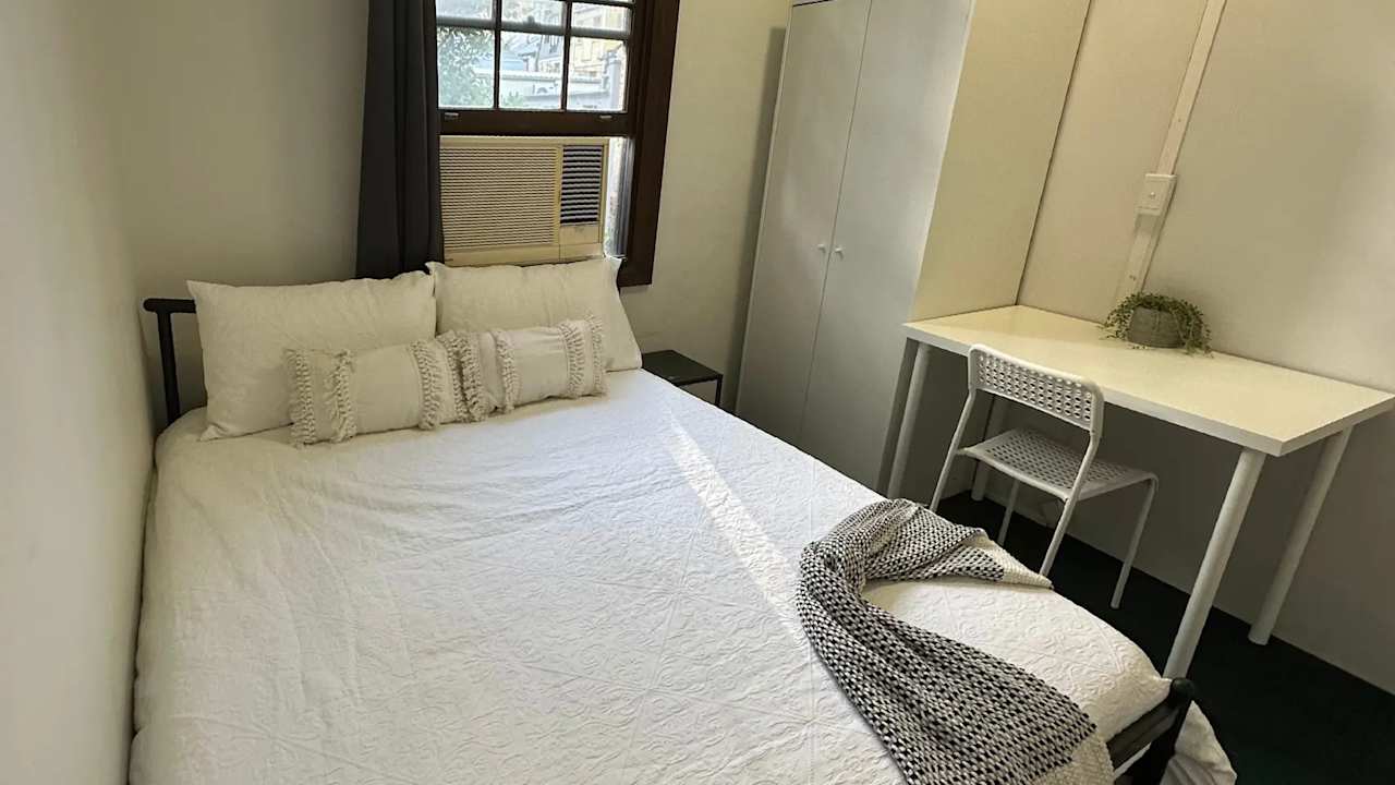 Furnished room in a share house