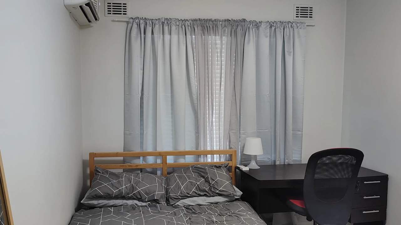 Furnished room in a flatshare