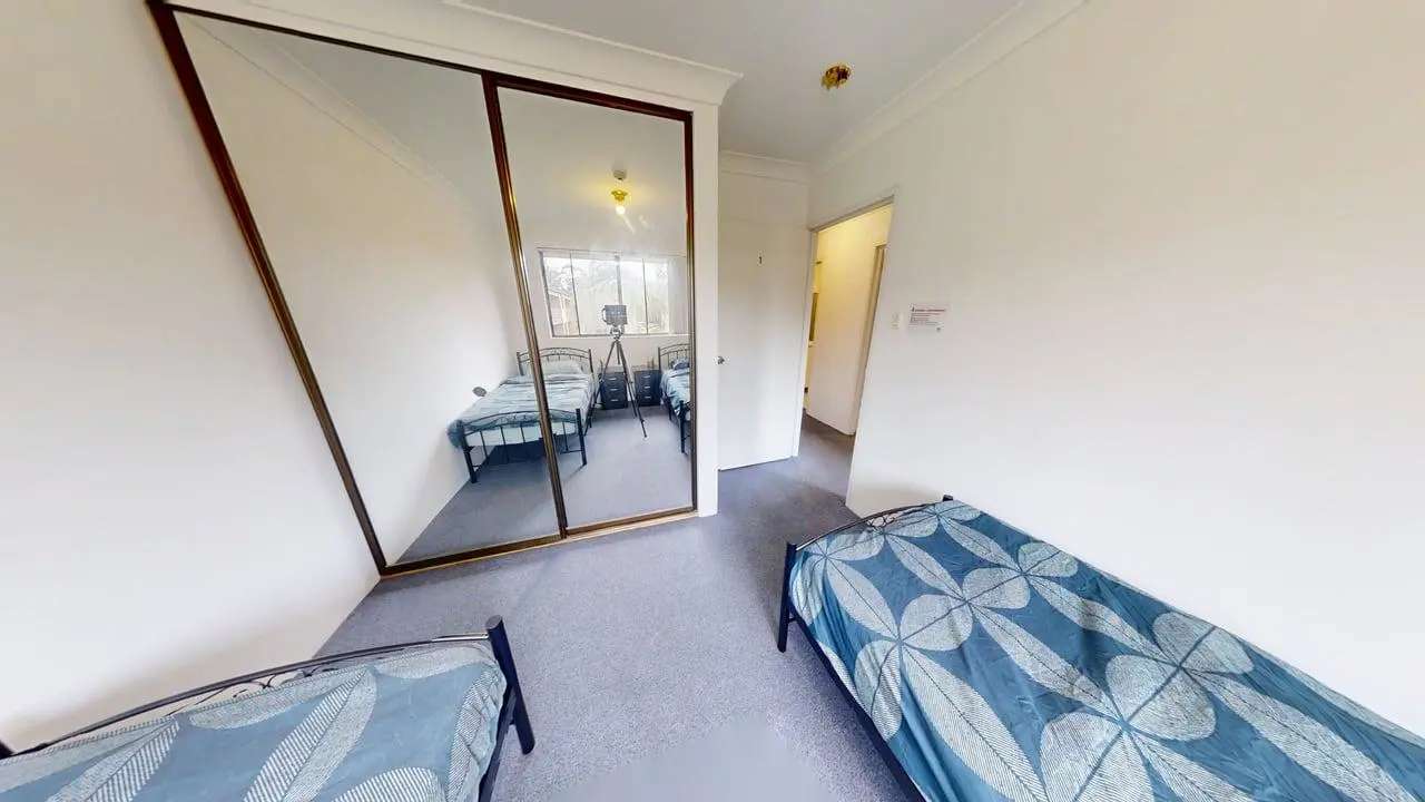 Furnished room in a flatshare