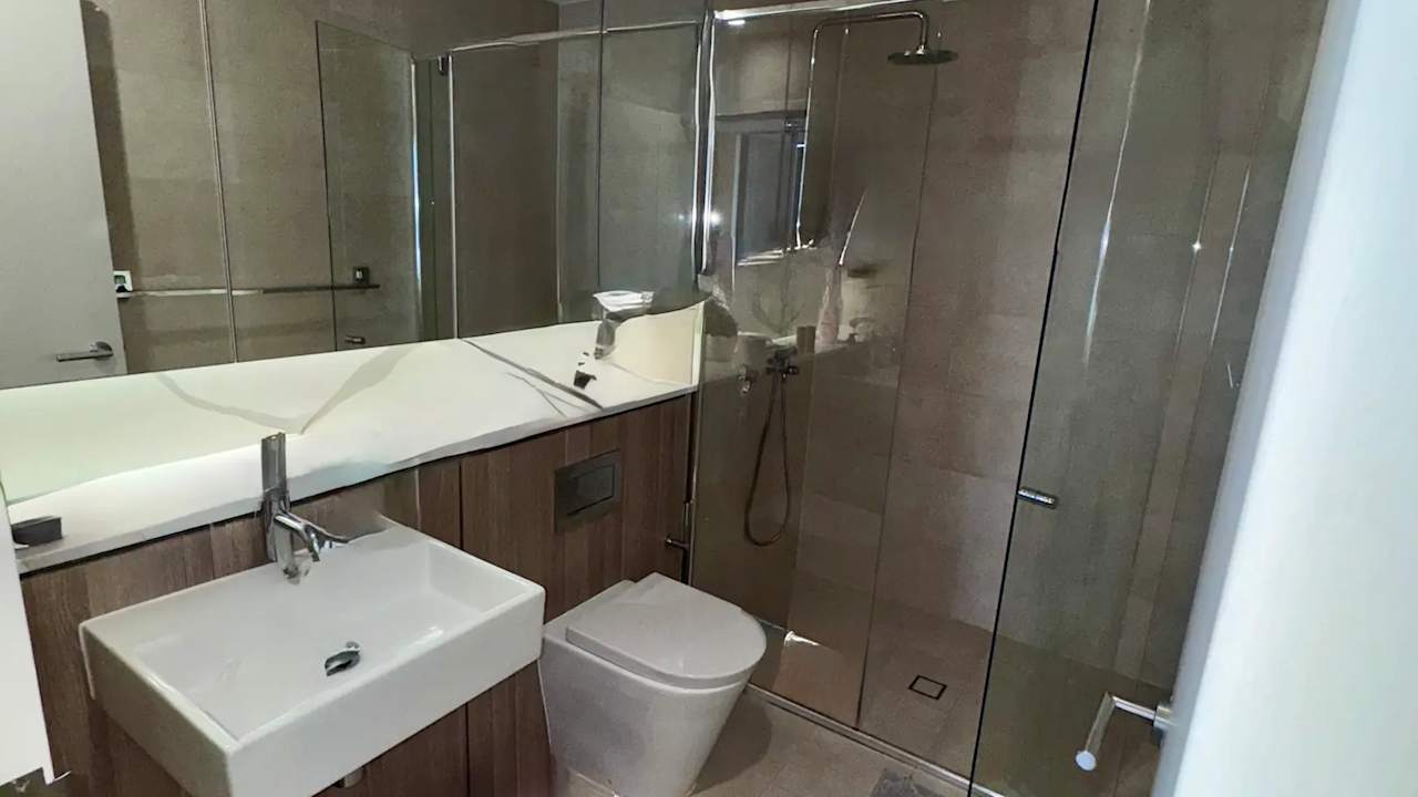 Furnished room with own bathroom