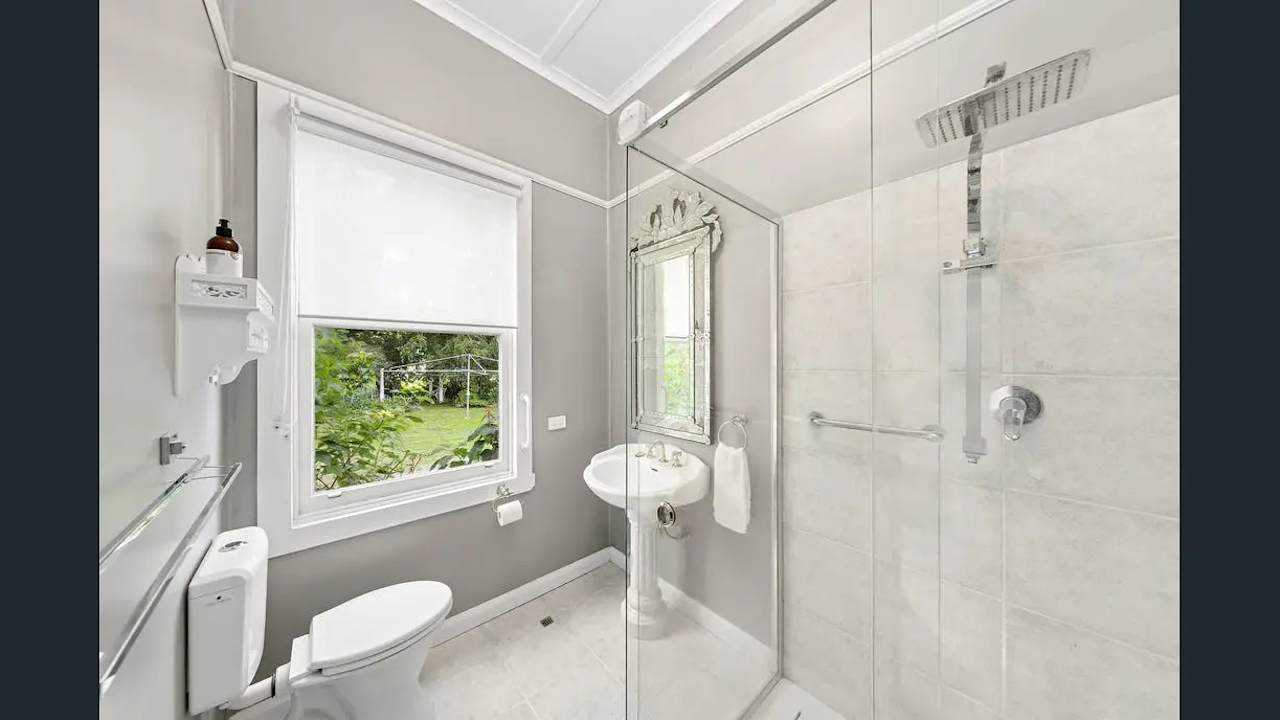 Room in a share house